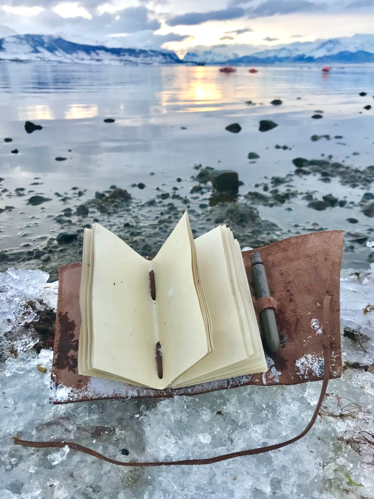 Libreta de Cuero con Papel Impermeable de Bolsillo